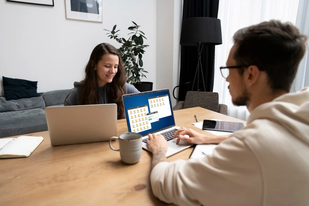 team scheduling plumbing appointments on computers